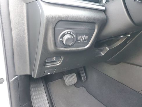 Used 2024 Jeep Grand Cherokee Altitude RWD image 23