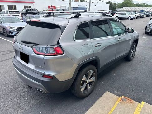 Used 2019 Jeep Cherokee Limited AWD/4WD image 2