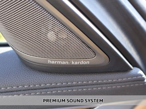 Used 2022 BMW 740i w/ M Sport Package image 4