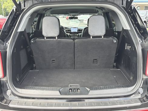 Used 2021 Ford Explorer Limited w/ Equipment Group 301A RWD image 28
