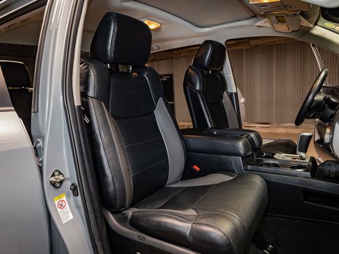 Used 2019 Toyota Tundra Limited w/ Limited Premium Package image 23