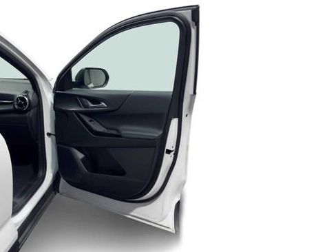 Used 2025 Chevrolet Equinox LT w/ Safety and Technology Package image 9