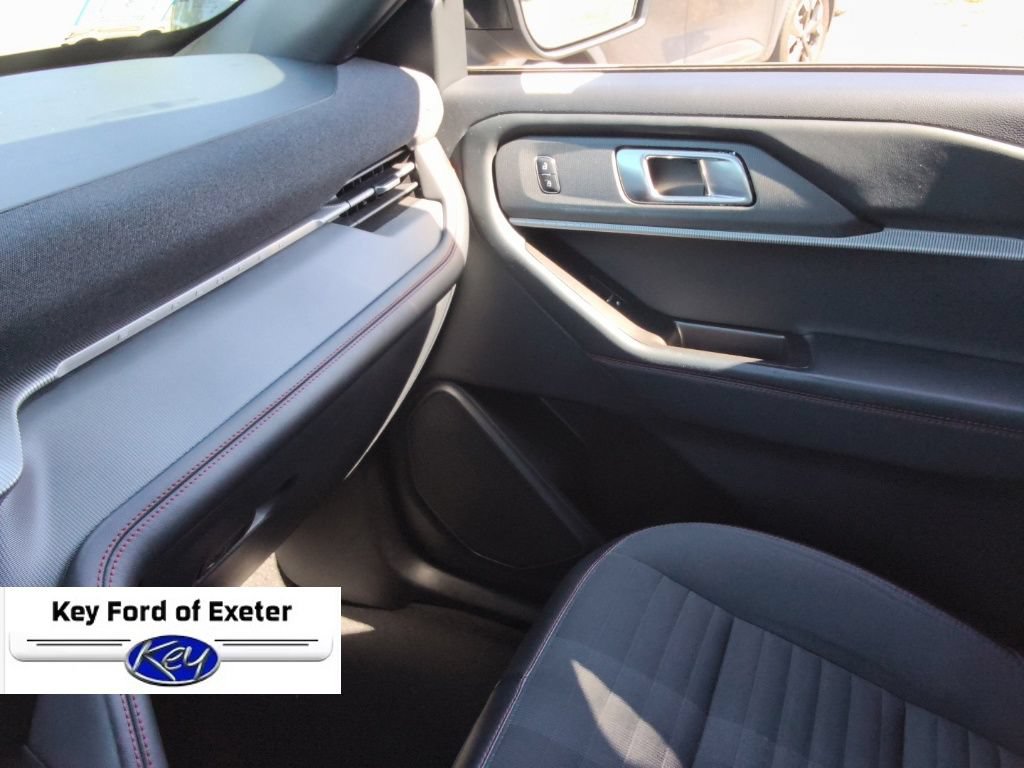 Used 2025 Ford Explorer ST-Line AWD/4WD image 34