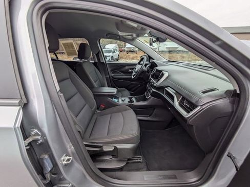 Used 2024 GMC Terrain SLE w/ Driver Convenience Package image 35