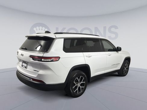 Used 2023 Jeep Grand Cherokee L Limited image 7