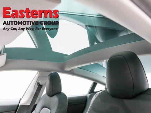 Used 2023 Tesla Model 3 Standard Range image 32