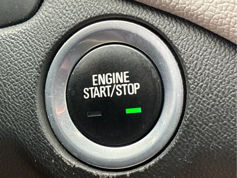 Certified 2018 Chevrolet Equinox LS FWD image 18