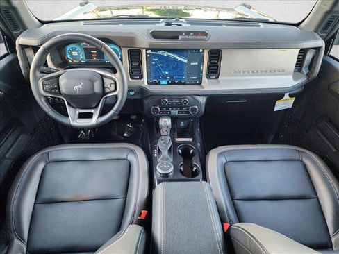 Used 2025 Ford Bronco Outer Banks AWD/4WD image 17