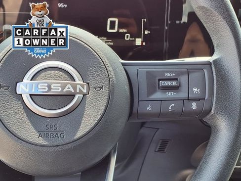 Used 2025 Nissan Kicks SV AWD/4WD image 6