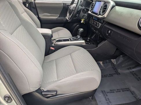Used 2022 Toyota Tacoma SR5 w/ Technology Package RWD image 18