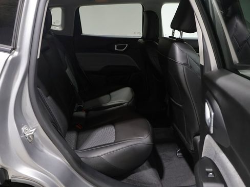 Used 2022 Jeep Compass Latitude AWD/4WD image 21