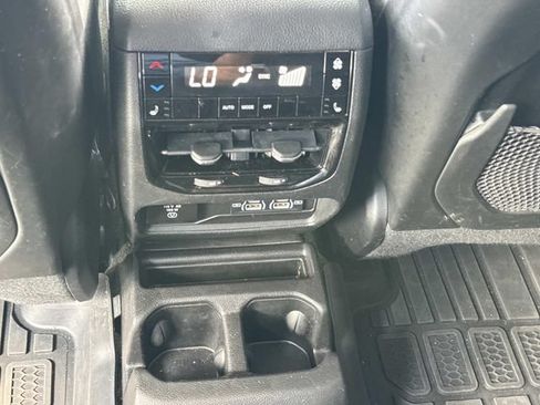Used 2022 Jeep Grand Cherokee L Limited AWD/4WD image 18