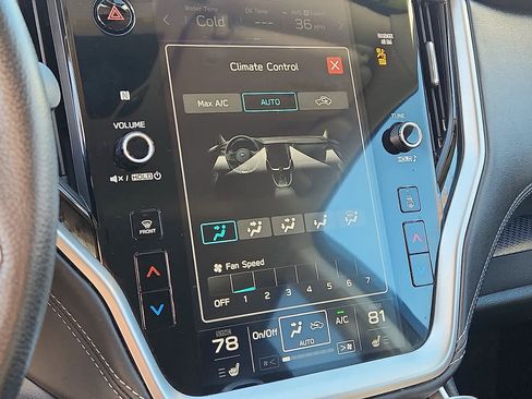 Used 2020 Subaru Outback Premium image 15