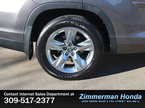 Used 2019 Toyota Highlander Limited image 23