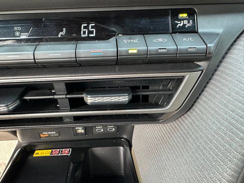 Used 2025 Toyota Camry SE w/ Multimedia Upgrade Package FWD image 18