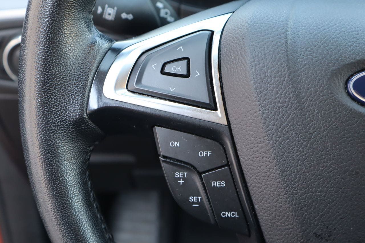 Used 2024 Ford Edge SEL AWD/4WD image 11