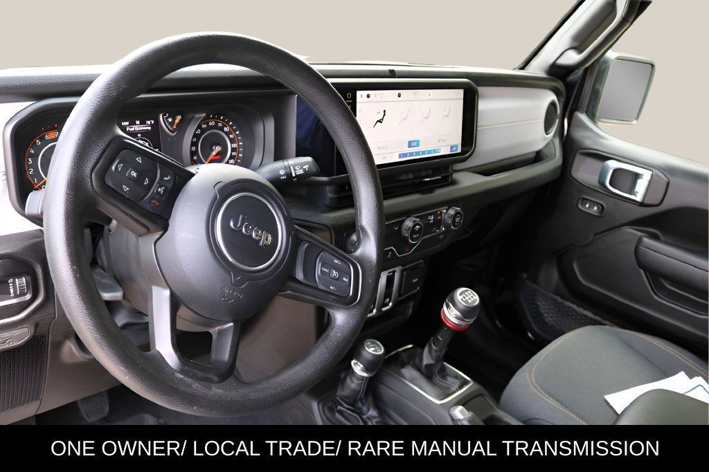 Used 2025 Jeep Wrangler Sport AWD/4WD image 13