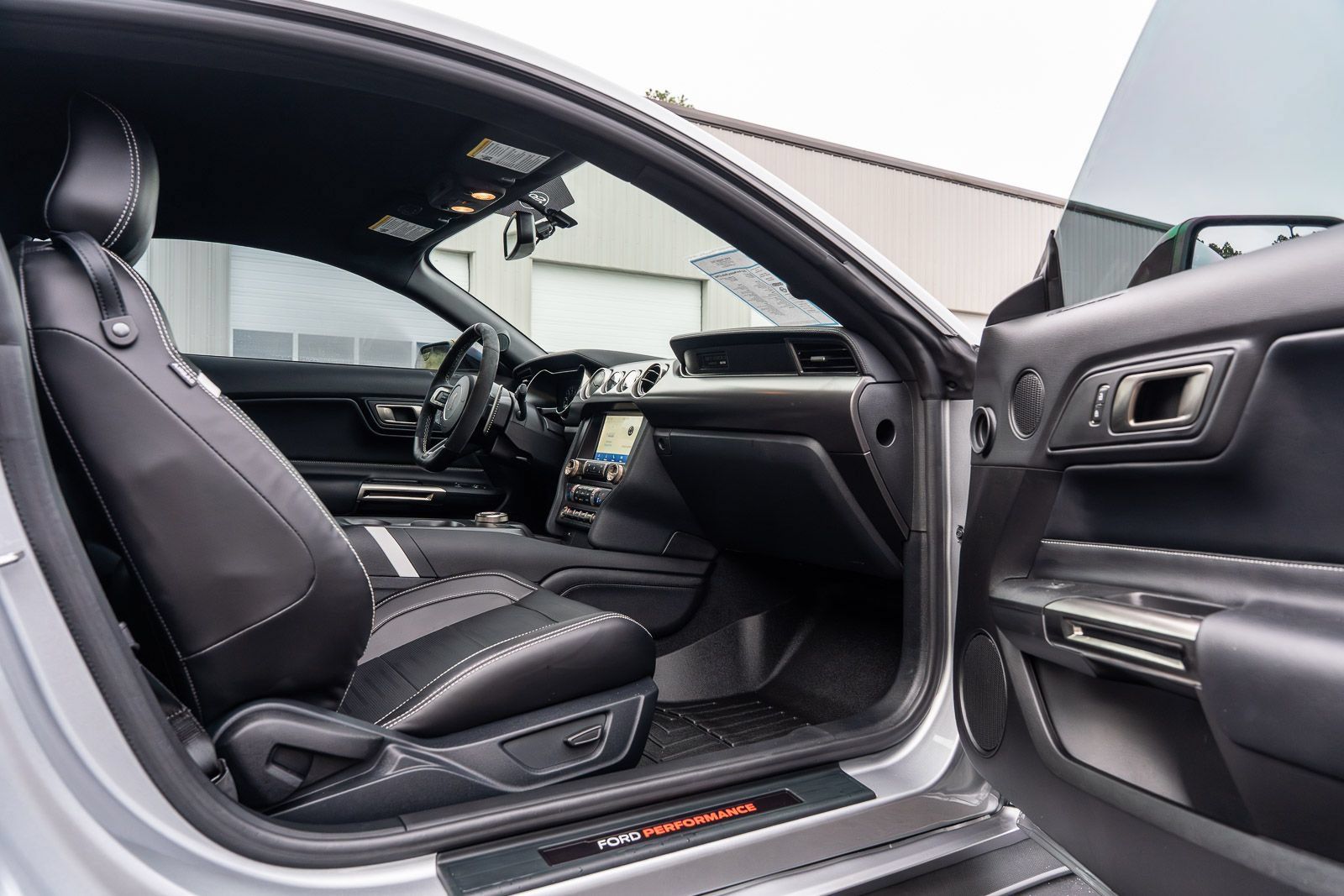Used 2021 Ford Mustang Shelby GT500 RWD image 26