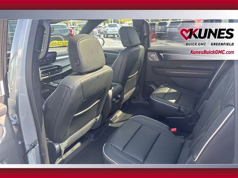 New 2026 Buick Enclave Avenir w/ Super Cruise Package image 36