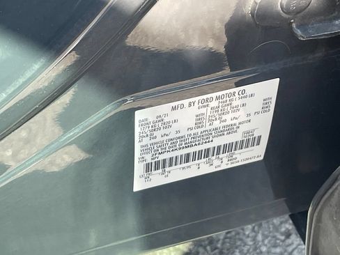 Used 2021 Ford Edge Titanium AWD/4WD image 32