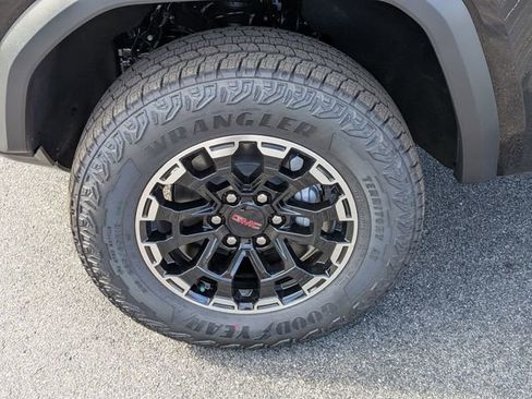 New 2026 GMC Canyon AT4 AWD/4WD image 9
