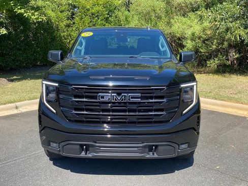 Used 2023 GMC Sierra 1500 Elevation AWD/4WD image 2