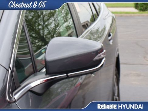 Used 2022 Subaru Outback Premium image 13