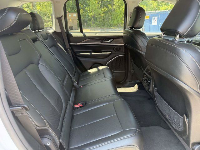 Used 2023 Jeep Grand Cherokee 4WD 4xe w/ Luxury Tech Group II image 14