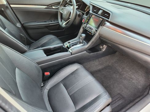 Used 2016 Honda Civic Touring image 8