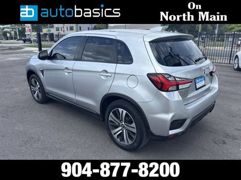 Used 2021 Mitsubishi Outlander Sport SE image 3