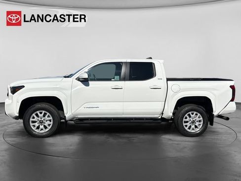 Certified 2024 Toyota Tacoma SR5 AWD/4WD image 4