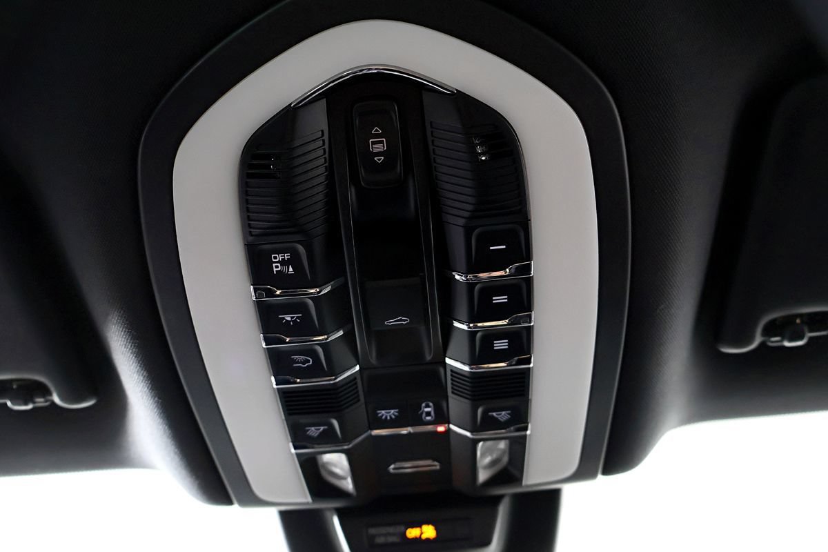 Used 2017 Porsche Macan S AWD/4WD image 37