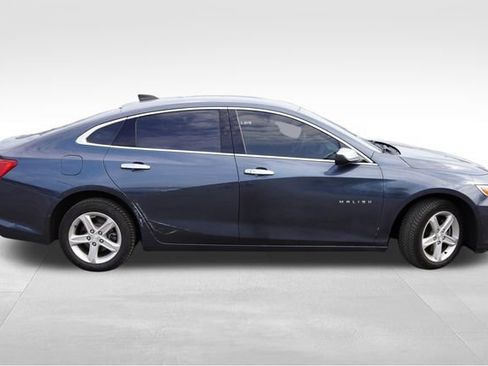 Used 2021 Chevrolet Malibu LS FWD image 2