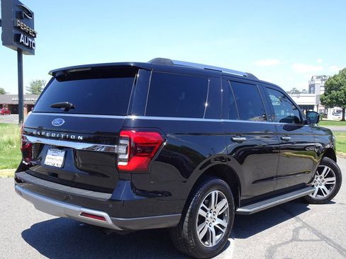 Used 2023 Ford Expedition Limited image 6