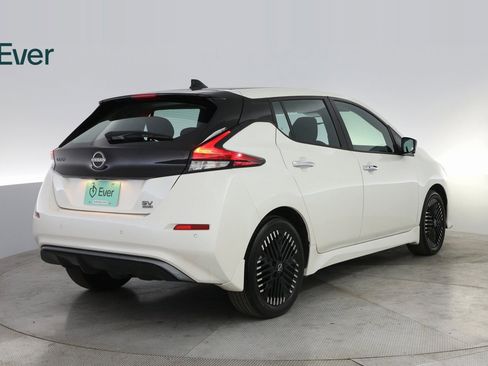 Used 2024 Nissan Leaf SV Plus image 12