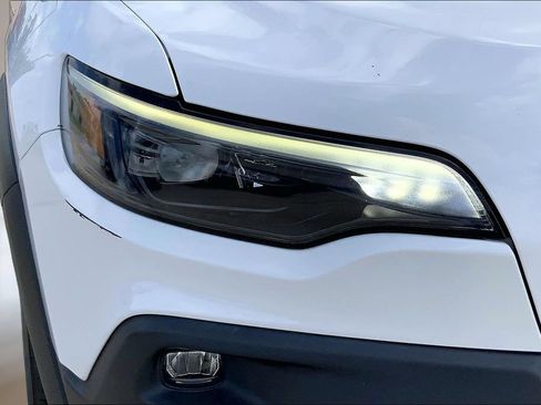 Used 2020 Jeep Cherokee Trailhawk w/ Cold Weather Group AWD/4WD image 27