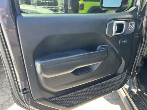 Used 2022 Jeep Wrangler Unlimited Sport AWD/4WD image 16