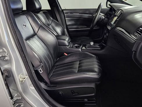 Used 2023 Chrysler 300 S image 32