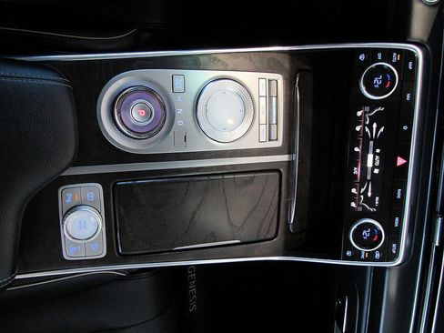 Used 2022 Genesis GV80 2.5T w/ Advanced Package 02 image 13