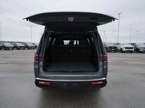 Used 2024 Jeep Wagoneer L Series II w/ Flexible Seating Group AWD/4WD image 14