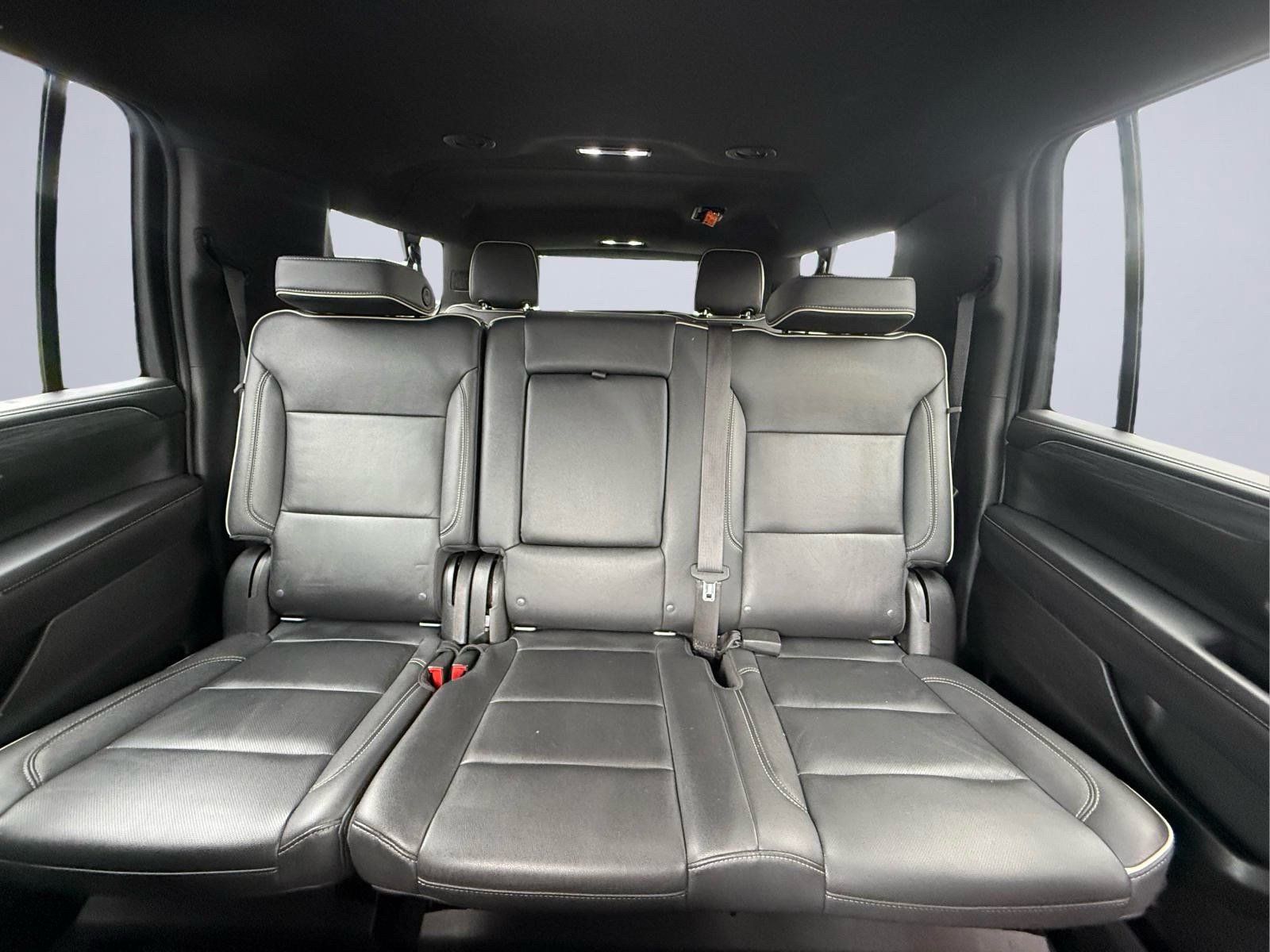 Used 2021 GMC Yukon XL SLT AWD/4WD image 18