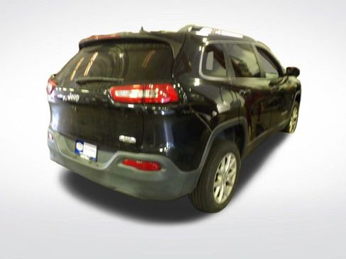 Used 2017 Jeep Cherokee Latitude FWD image 15