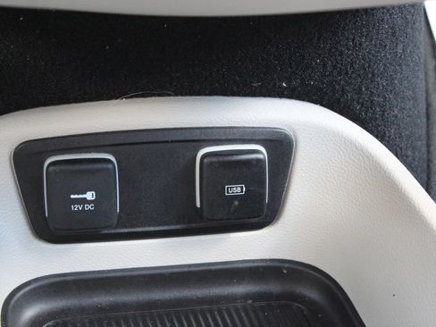 Used 2018 Chrysler Pacifica Limited w/ Advanced Safetytec Group FWD image 30