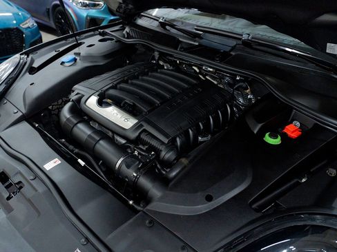 Used 2016 Porsche Cayenne image 57