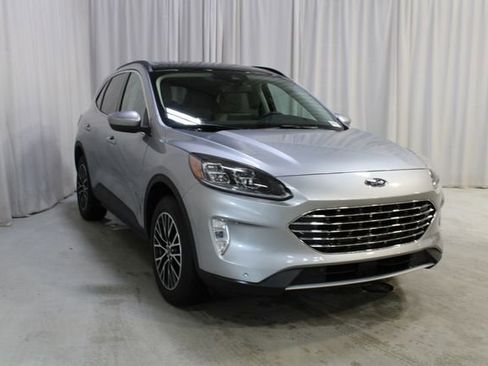 Used 2022 Ford Escape Titanium image 37