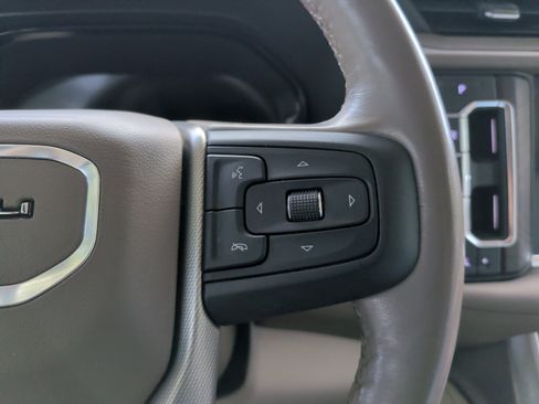 Used 2022 GMC Yukon Denali RWD image 22