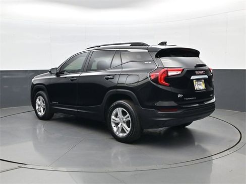 Used 2023 GMC Terrain SLE w/ Driver Convenience Package image 7