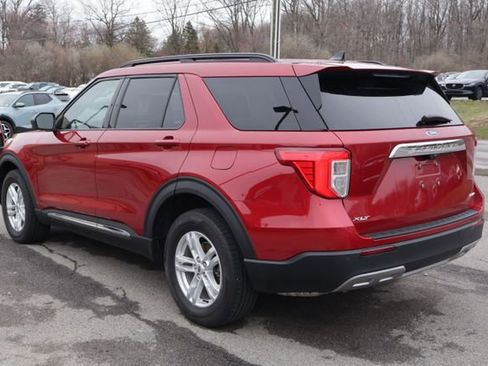 Used 2023 Ford Explorer XLT w/ Equipment Group 202A AWD/4WD image 3