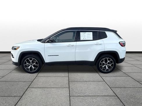 Used 2025 Jeep Compass Limited AWD/4WD image 2