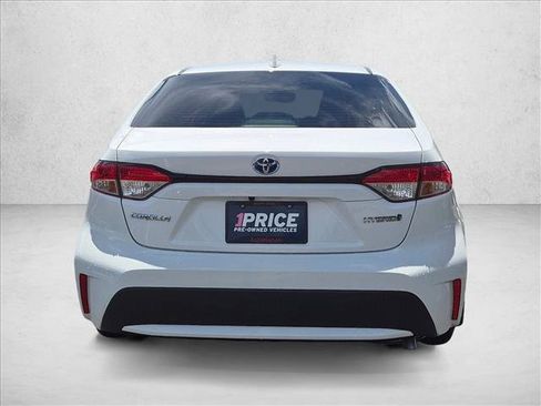 Used 2021 Toyota Corolla LE FWD image 6